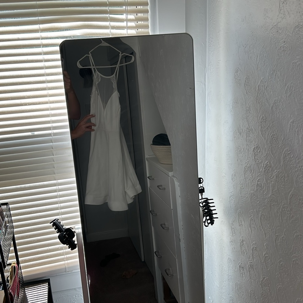 White Dress 👗 Cocktail party dress - Picture 3 of 15